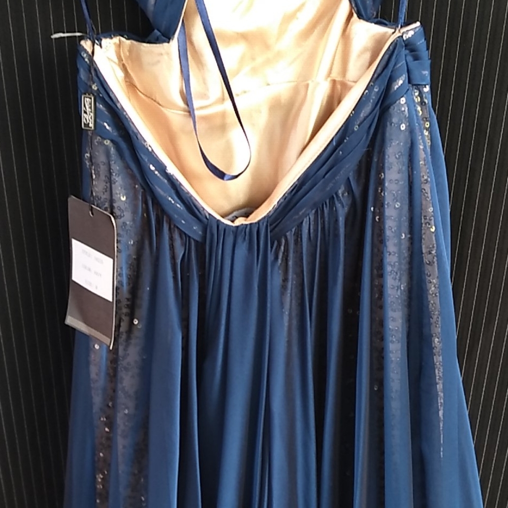 La Femme Fashion Gown - Picture 9 of 13